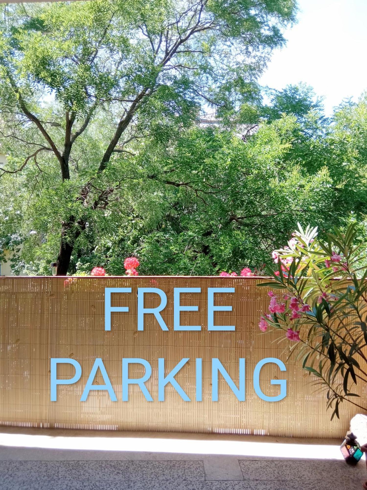 Free Parking, Balcony, Near To City Park Budapest Eksteriør billede